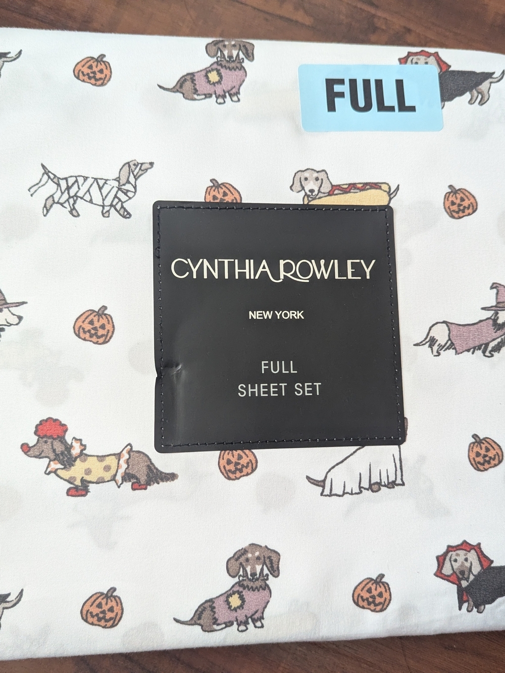 Cynthia Rowley White Full Sheet Set with Multicolor Halloween Dachshund